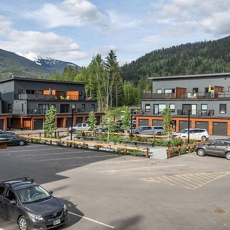 شقة The Mac Shack By Revelstoke Vacations المظهر الخارجي الصورة