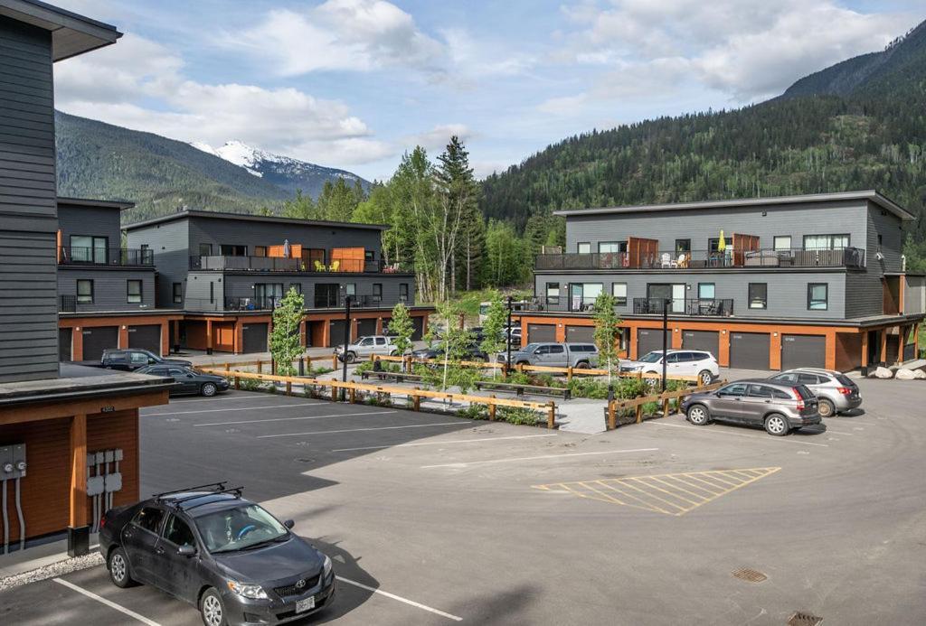 شقة The Mac Shack By Revelstoke Vacations المظهر الخارجي الصورة