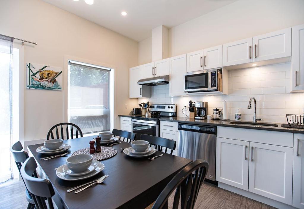 شقة The Mac Shack By Revelstoke Vacations المظهر الخارجي الصورة